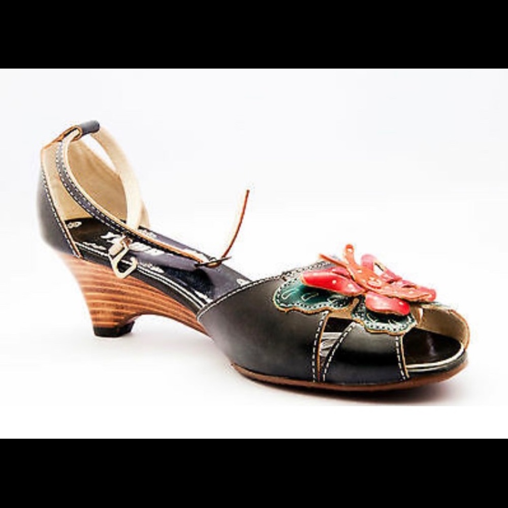 BUTTERFLY 🦋 YOMA England 🦋 Open-toe sandal